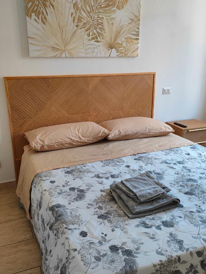 Da Paolo E Laura - In Centro A San Benedetto Apartment ซัน เบเนเดตโต เดล ตรอนโต ภายนอก รูปภาพ
